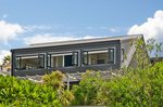 Waiheke Beach on Oneroa: House form beach