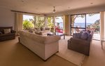 Waiheke Golden Sands: Lounge over looking Sandy Bay