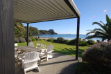 Waiheke The Black Bach: Palm beach front holiday house