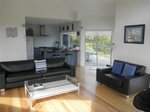 Waiheke The Palms: Kitchen from lounge