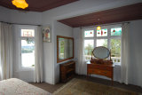 Waiheke Windmill Cottage: Master bedroom