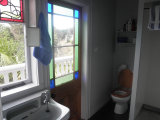 Waiheke Windmill Cottage: Downstairs toilet