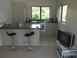 Waiheke Ridge Studio: kitchen
