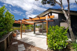 Waiheke Ridge Studio: outside 