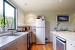 Waiheke Woodside Bay Chalet: Kitchen 1