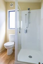 Waiheke Trelawny: 2nd bathroom in Oneroa holiday house