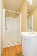 Waiheke Trelawny: 3rd bathroom in Oneroa holiday house