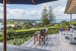 Waiheke Trelawny: View of Oneroa from Waiheke holiday house