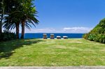 Waiheke The Church House: Front lawn