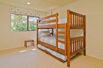 Waiheke Palm Beach Retreat: Bunk room