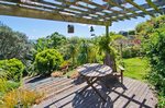 Waiheke Palm Beach Retreat: Downstairs deck