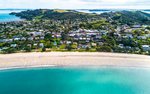 Waiheke Oneroa Central: Sea on all sides
