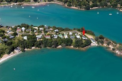 Waiheke Putiki Bay Studio: aerial2Shelly Beach