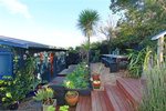 Waiheke Tui Cottage: Front of house outside