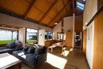 Waiheke The Pah at Onetangi: Dining Kitchen