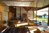 Waiheke The Pah at Onetangi: Kitchen looking into the dining area