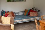 Waiheke Muritai Cottage: Day bed