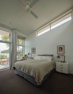 Waiheke Shelly Beach Sanctuary: Master bedroom