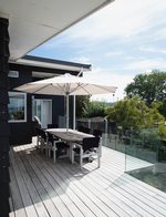 Waiheke Shelly Beach Sanctuary: Deck