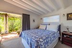 Waiheke Garden and Bird Haven: Downstairs bedroom