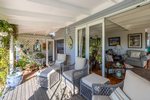 Waiheke Garden and Bird Haven: Deck seating