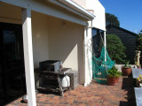 Waiheke Sunset Lodge Apartment: Deck patio