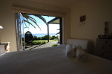 Waiheke The Black Bach: Master bedroom