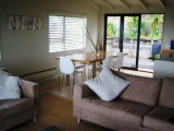 Waiheke Gulf Views: lounge dining