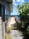 Waiheke Gulf Views: side of house to deck