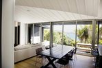 Waiheke Tui Glen: bach living and dining
