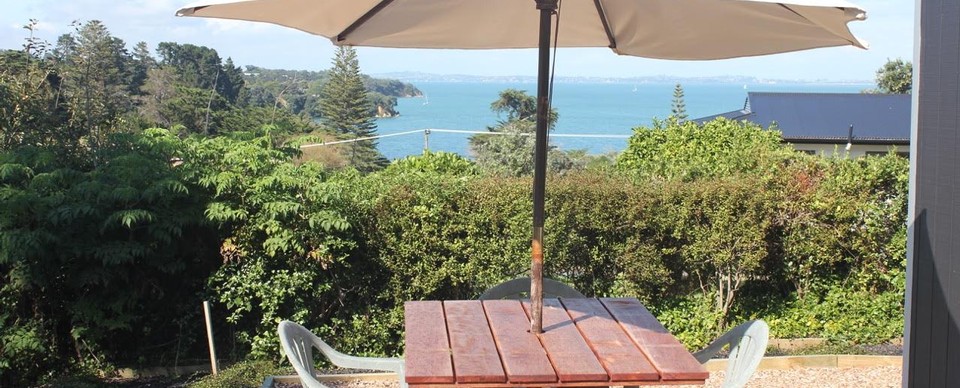 Visit Waiheke - Bayview Bungalow (Guest Suite)